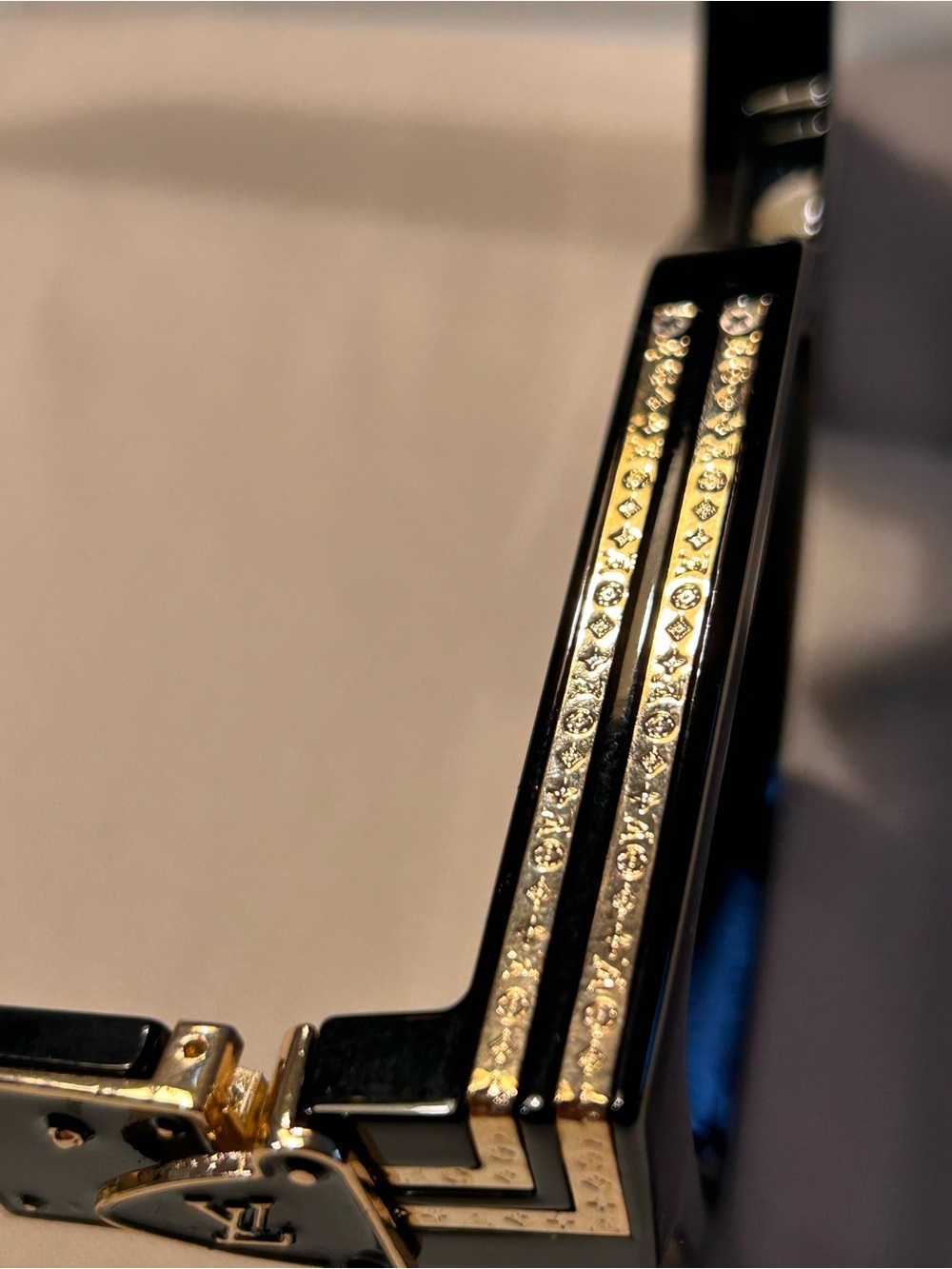 Louis Vuitton Black and Gold 1.1 Millionaires  Sunglasses with LV Accent - Picture 9 of 9